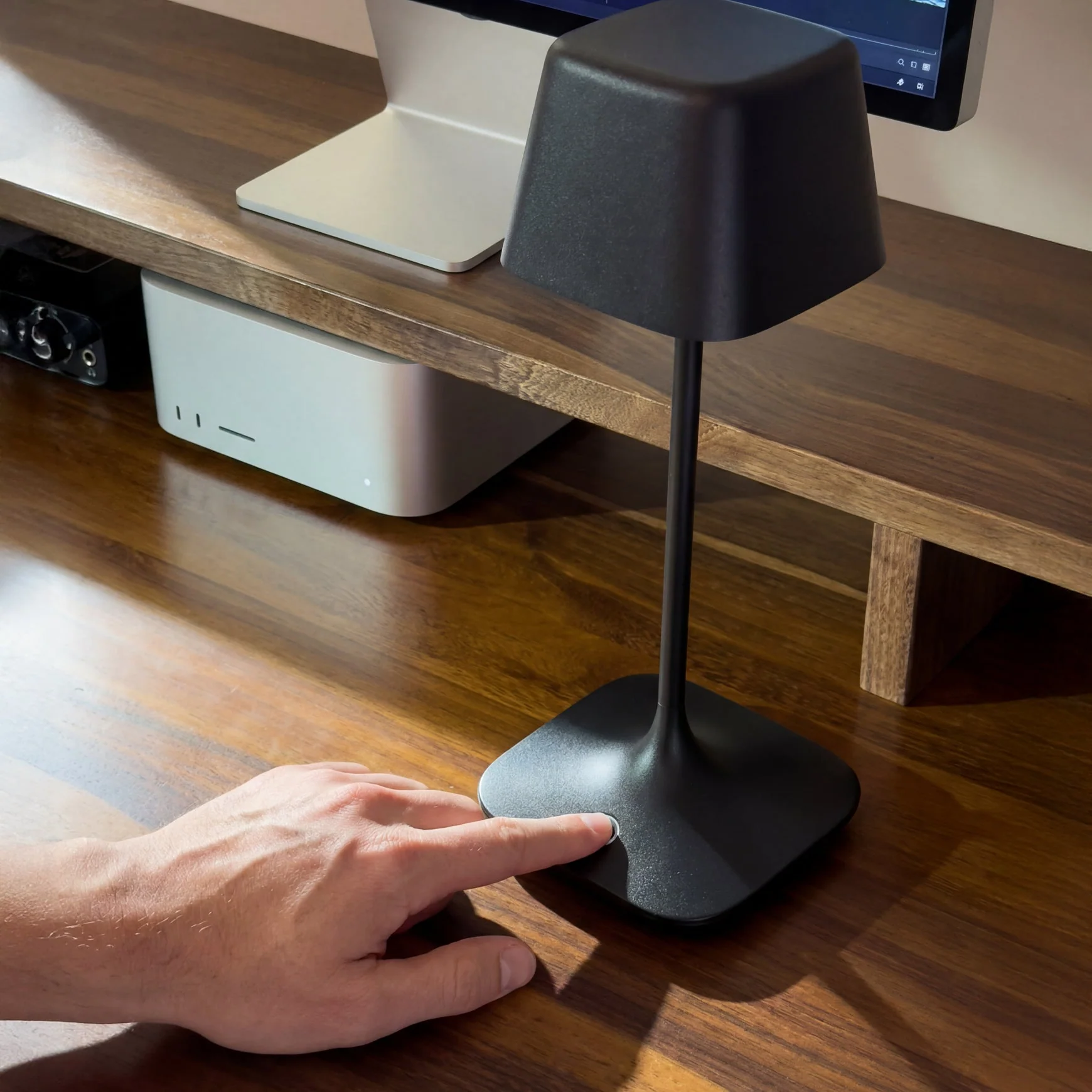 Desky Cube Cordless Desk Lamp - Image 6