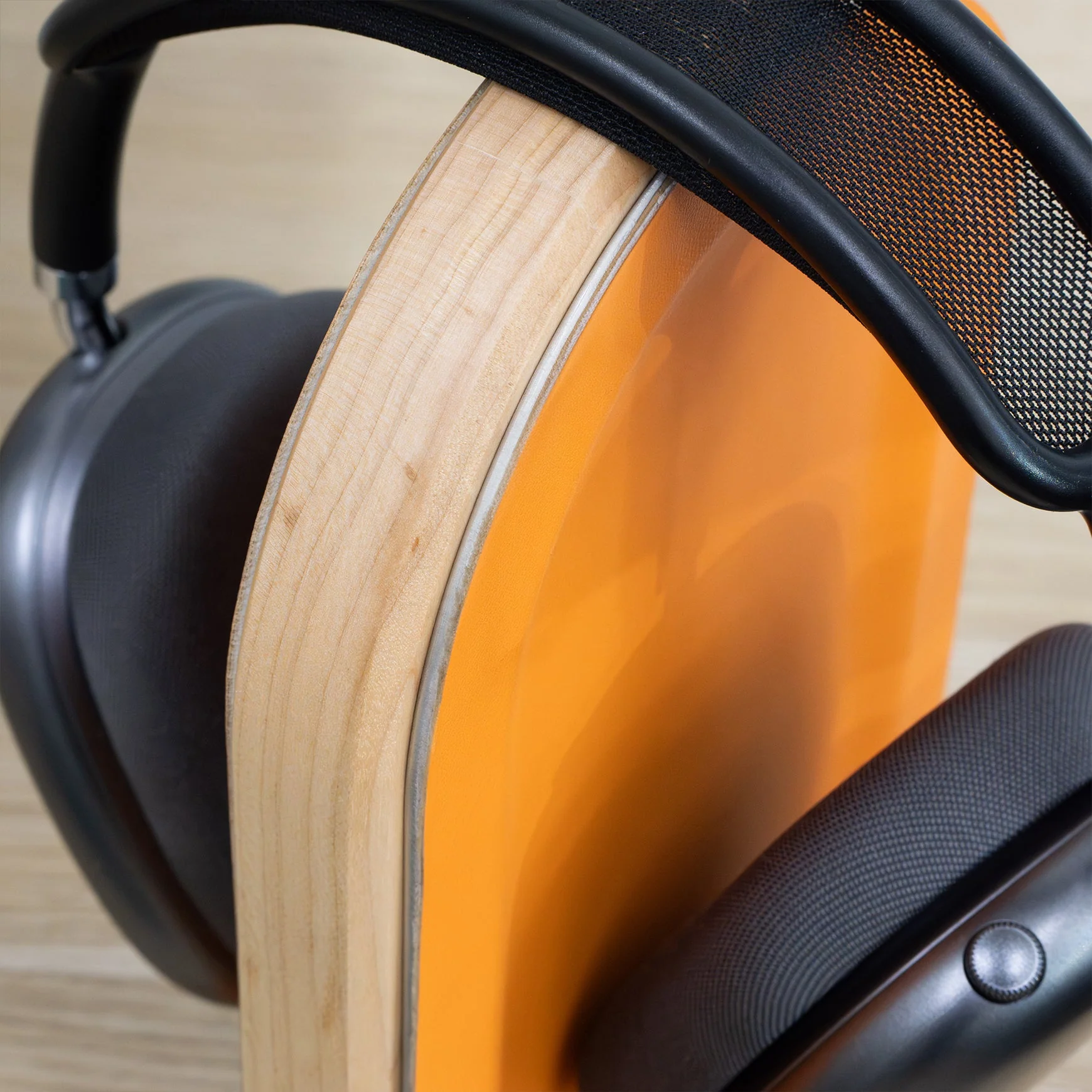 Desky Premium Wooden Headphone Stand - Image 3