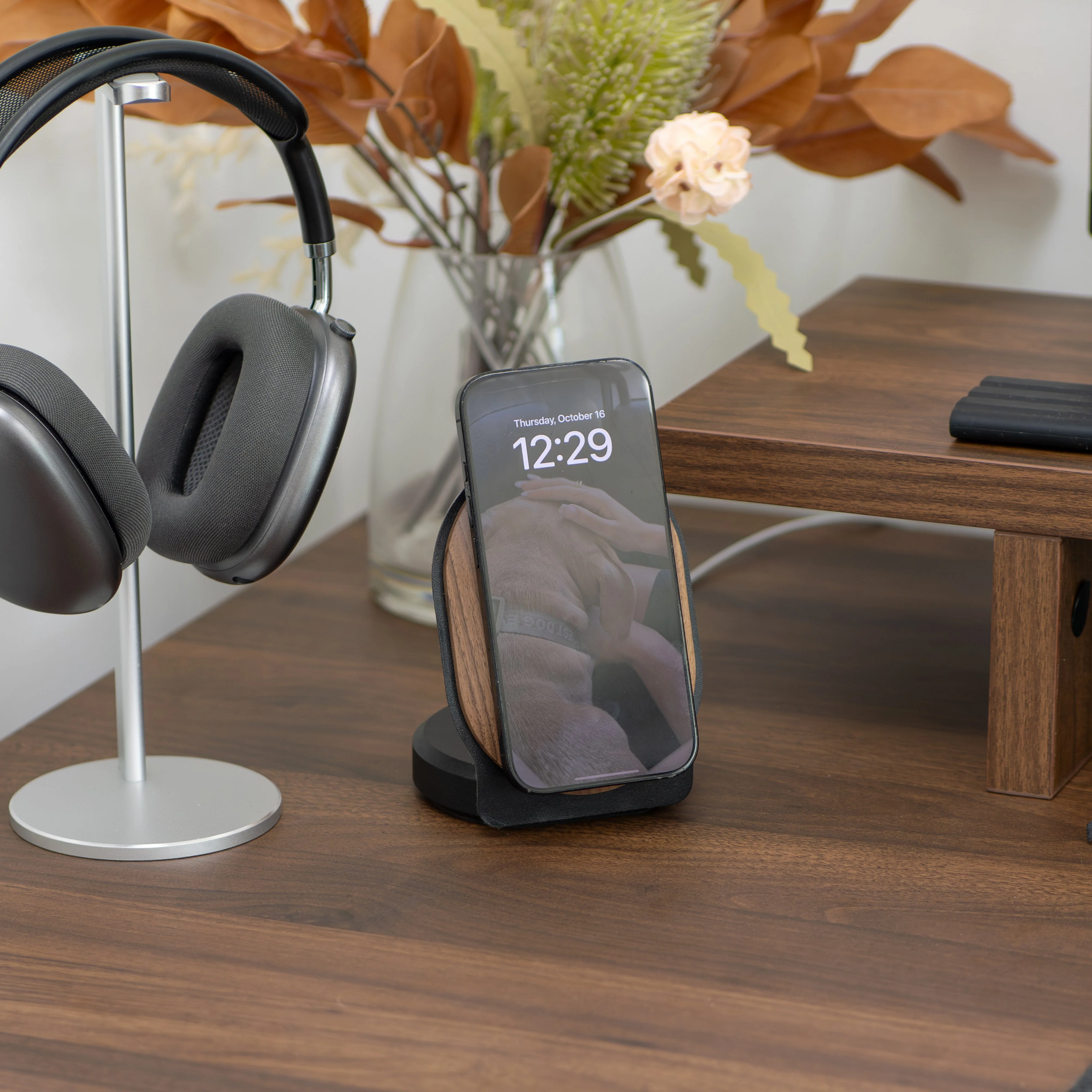 Desky Wooden Magsafe Stand - Image 6